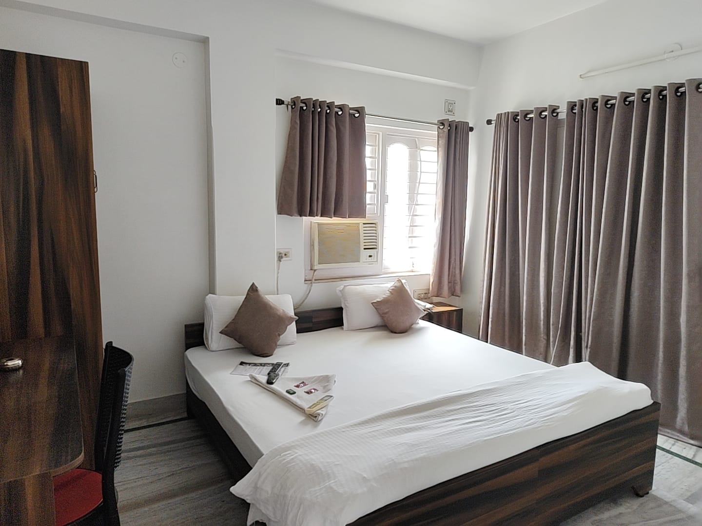 Gold City Inn near Axis Mall - Tap to explore photos
