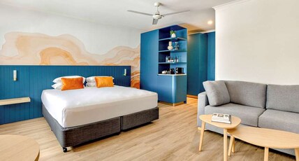 Mercure Cairns Room Type - Superior King Room