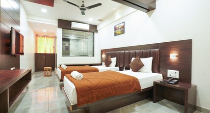 Sayaji Lodging Room Type - Deluxe Room Ac