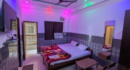 Subh Laxmi Palace Room Type - Deluxe AC Double Bedroom