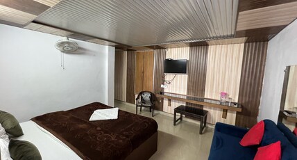 Jasmine Guest House Room Type - Deluxe Double Bed (Non View)