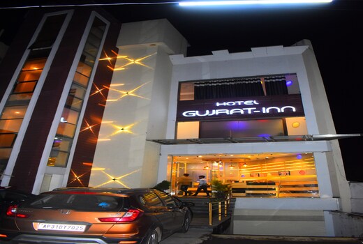 HOTEL GUJRAT INN