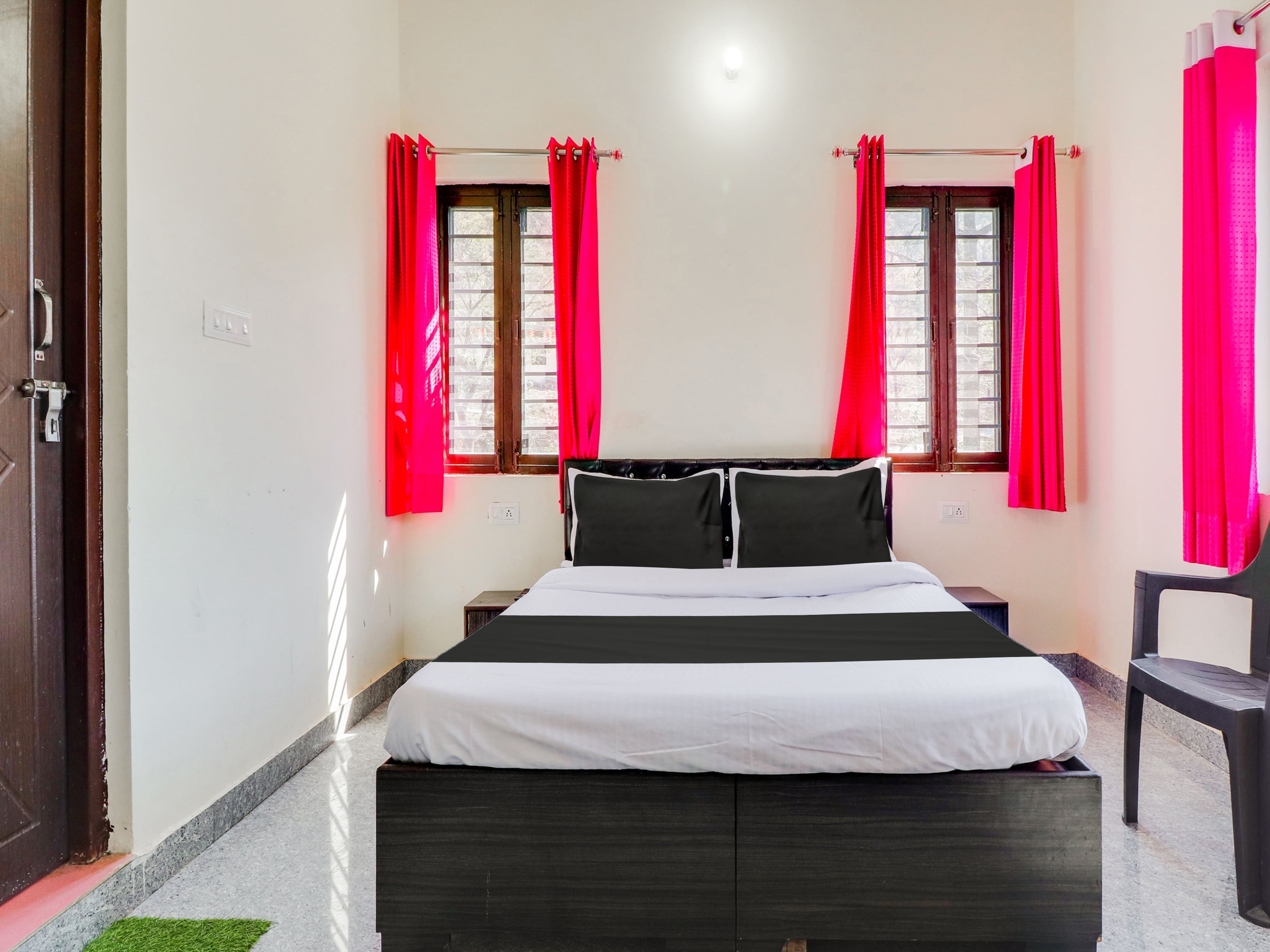 Hotel O Lucky Home Stay - Tap to explore photos