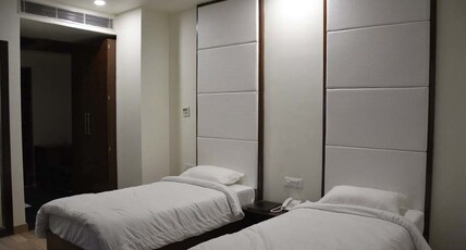 GREEN HOTEL BAR & RESTAURANT Room Type - Deluxe Twin Bed