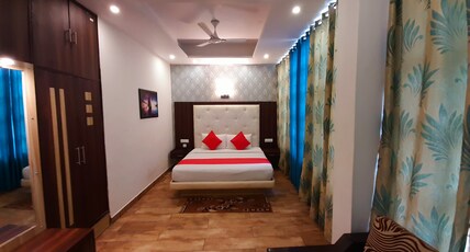 Kasauli Continental Resort Room Type - Family Room With Balcony (Single Room 4 Bedded)