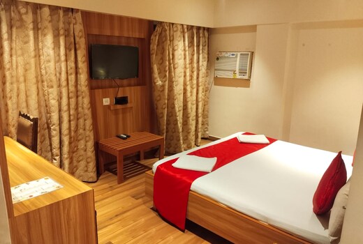 Hotel Karan Palace