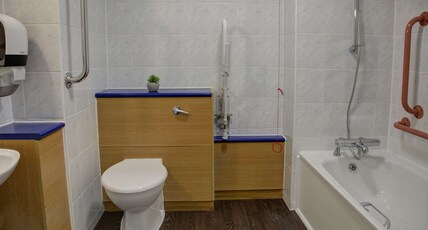 Embassy Newcastle, Sure Hotel Collection by Best Western Room Type - Accessible - 1 Double, Mobility Accessible, Bathtub, Non-Smoking