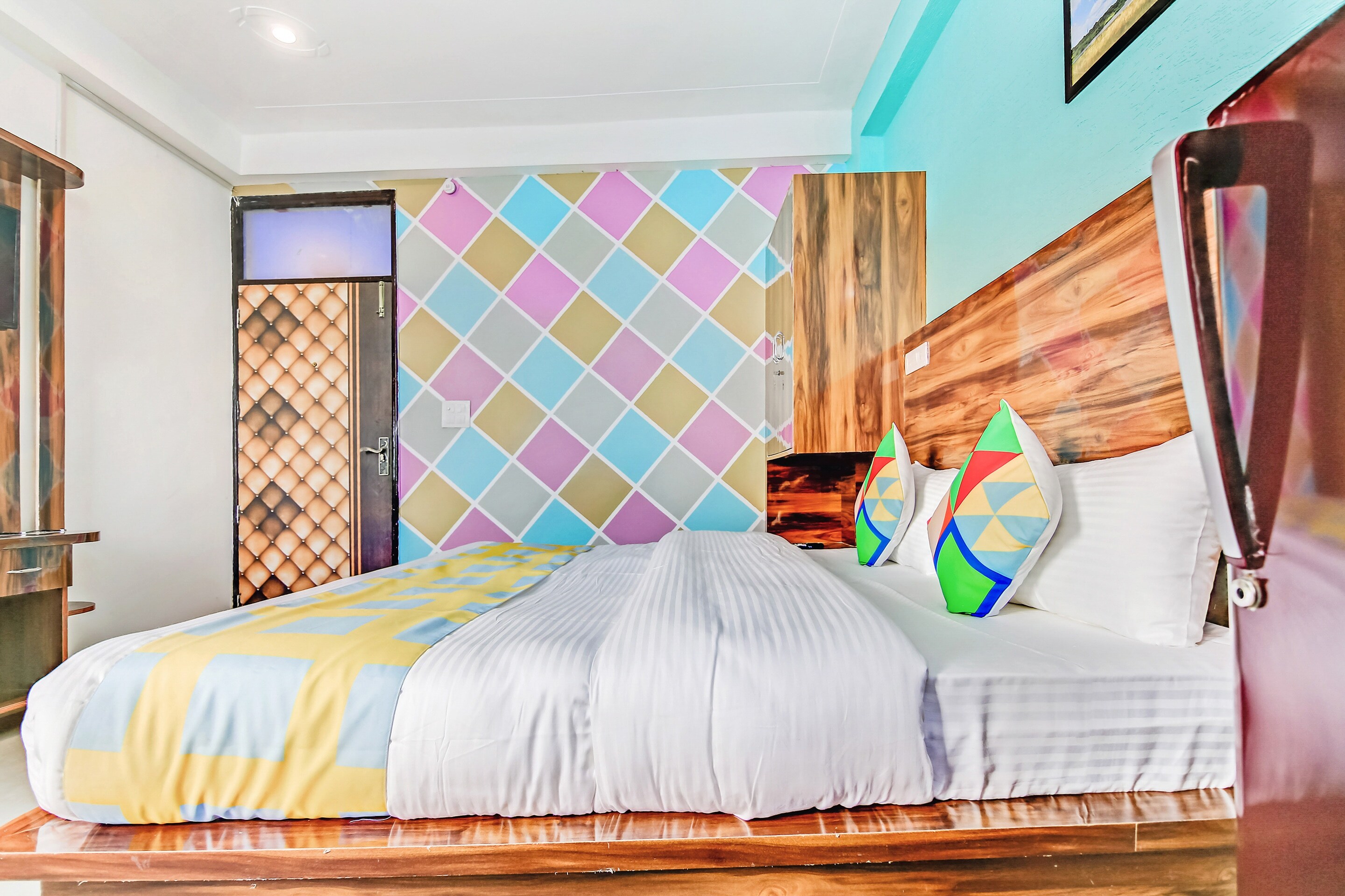 Hotel O Sky Blue - Tap to explore photos