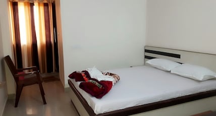 HOTEL MANOHAR RESIDENCY Room Type - SEMI DELUXE NON AC ROOM