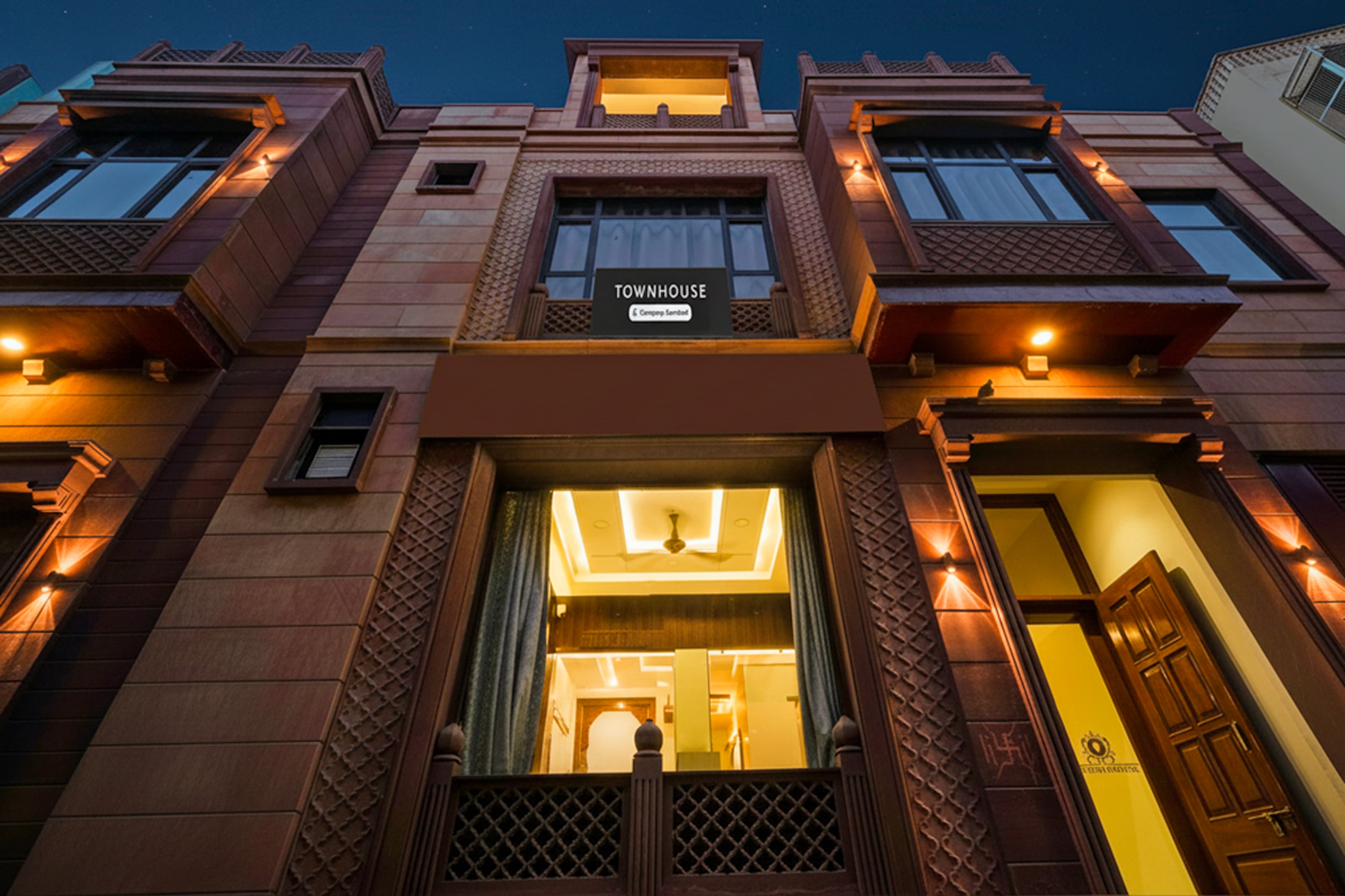 Super Townhouse Jodhpur Clock Tower Formerly Shiv Hari Heritage - Tap to explore photos