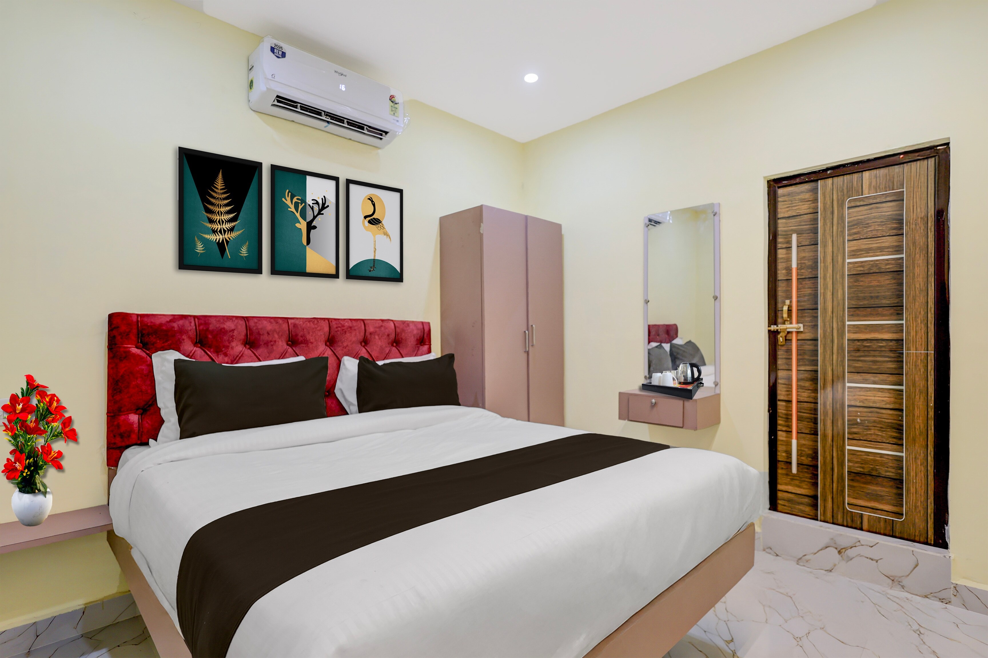 Hotel O Seven Road Junction Formerly Nataraj Lodge - Tap to explore photos