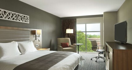 The Broadway Columbia - a DoubleTree by Hilton Room Type - 1 KING BED ROOM