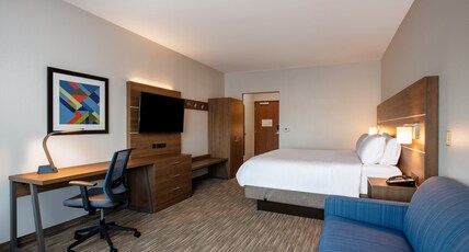 Holiday Inn Express & Suites - Beloit Room Type - 1 King Suite Communications Accessible Sofa Bed