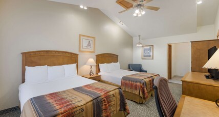 Best Western Kokopelli Lodge Room Type - Accessible - 2 Queen, Non-Smoking, Jetted Tub, Sofa For Sitting, Refrigerator, Vanity, Full Breakfas
