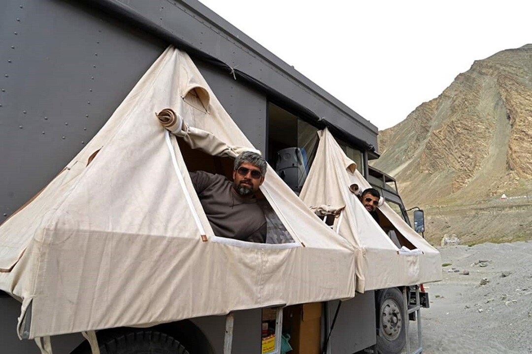 Caravan Holidays - MotorHome - Tap to explore photos