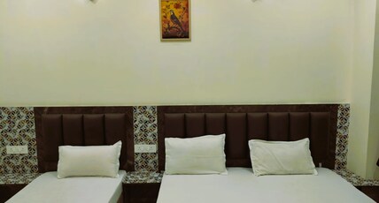 Hotel Dev Inn Room Type - AC DELUXE