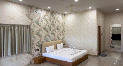 Shubh Kaaraj And Silver Oak Vatika Room Type - Suite Room