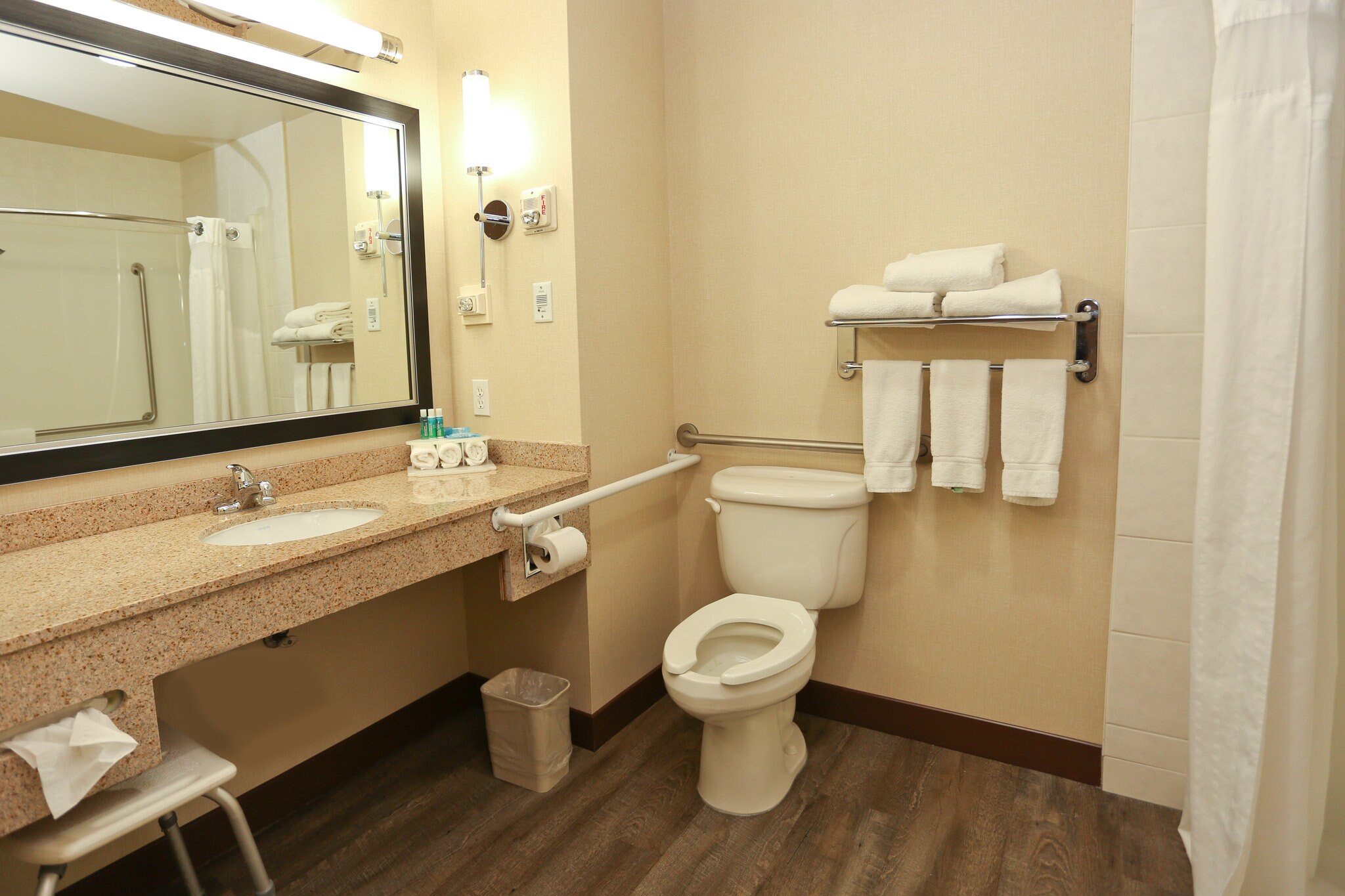 Holiday Inn Express & Suites VERNON - Tap to explore photos