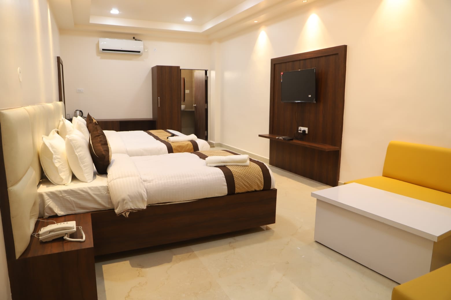 Hotel Subran - Tap to explore photos