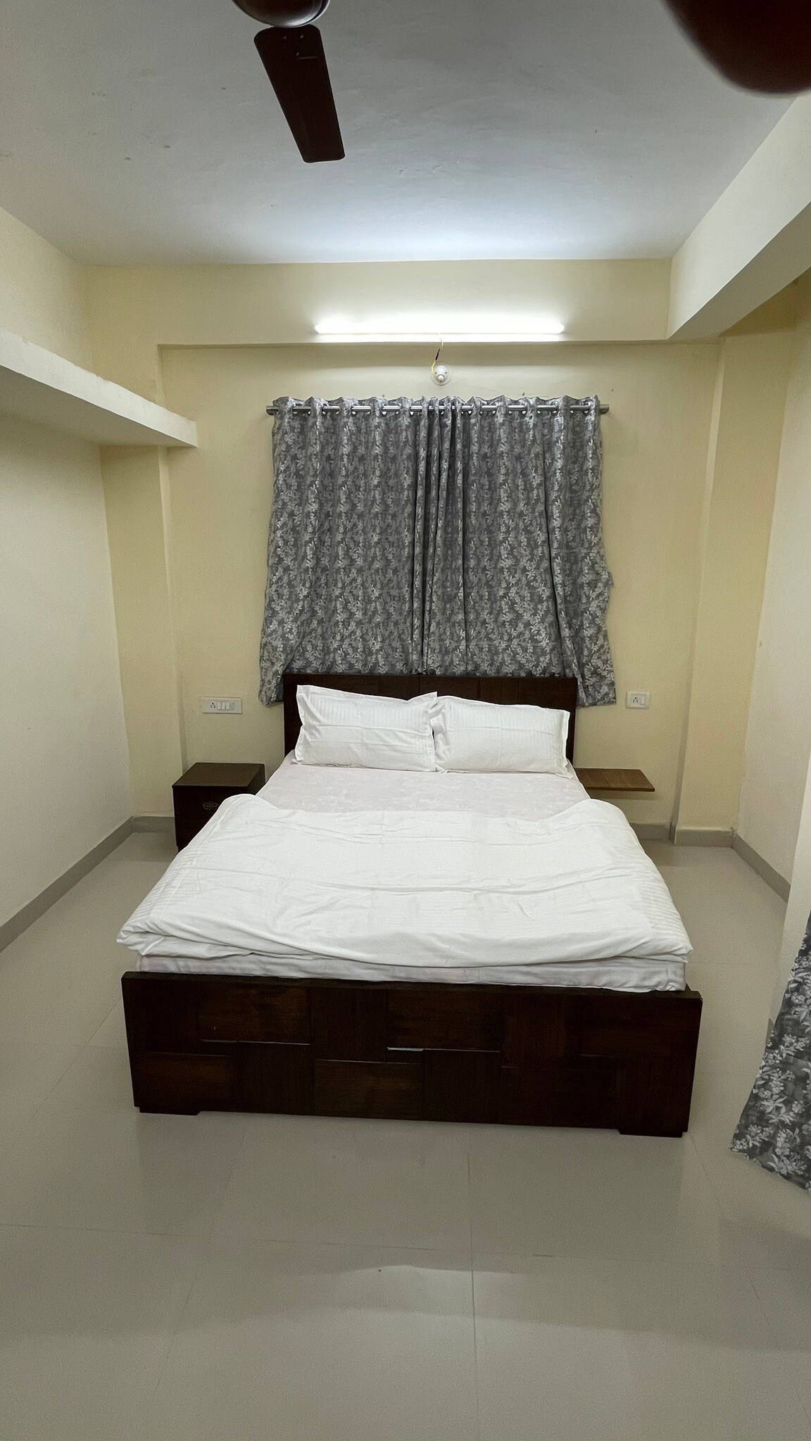 Belle-Vue Holiday Homes Room 11 - Tap to explore photos