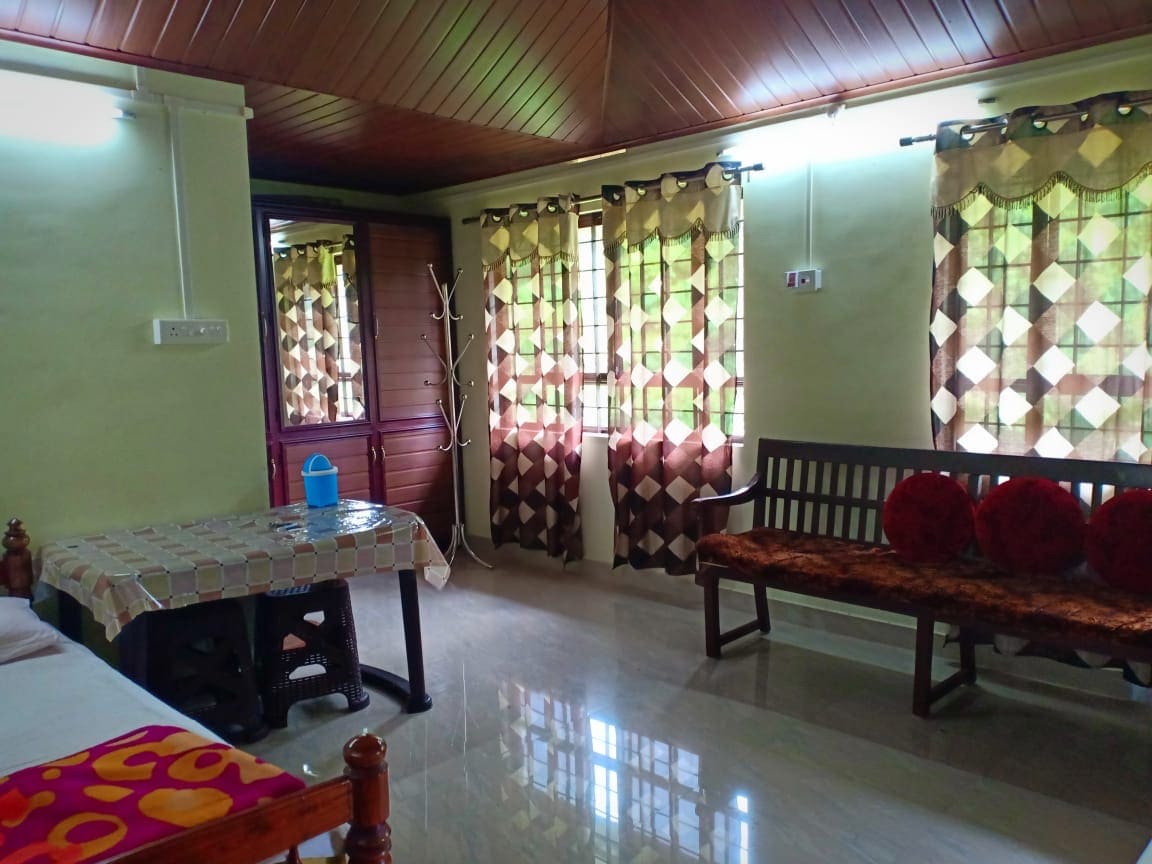 Nedumparambil Homestay - Tap to explore photos