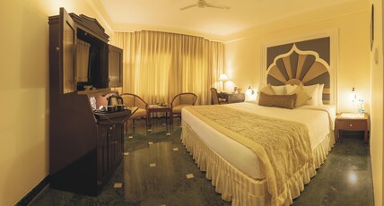 Hotel Clarks Shiraz Room Type - Premium King Bed Room