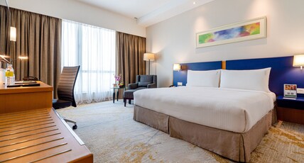 Holiday Inn MELAKA Room Type - 1 King Bed Standard Sea View