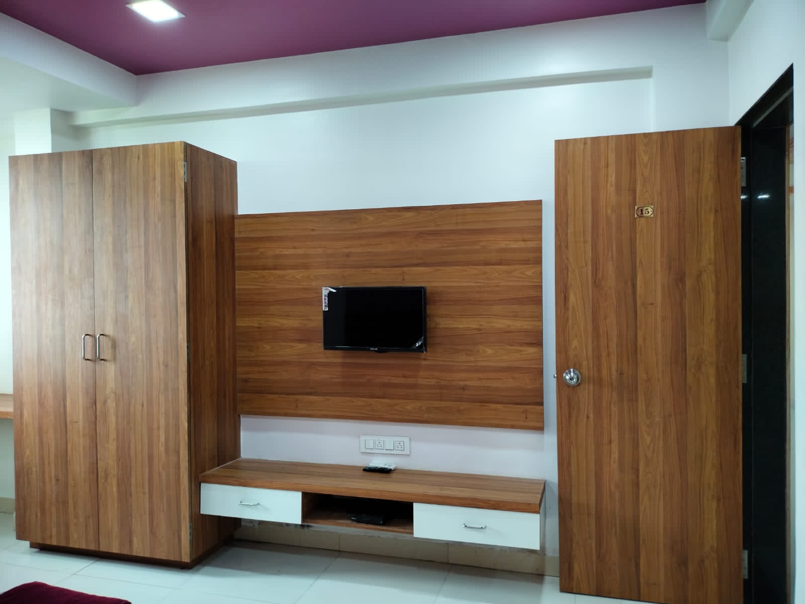 Hotel Shreejay - Tap to explore photos