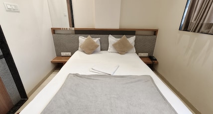Hotel Pragati Inn Room Type - Non AC Semi Deluxe Room Hotel Pragati Inn Room Type - Non AC Semi Deluxe Room