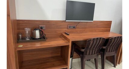 Hotel HimNivasa Room Type - Deluxe King Bed Room with Lake View