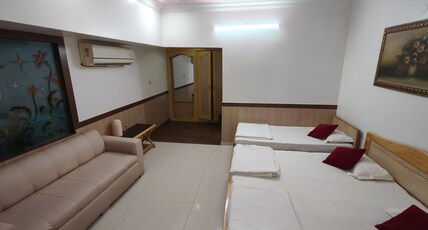 Hotel Seven Seas Near Fortis Shalimar Bagh Room Type - Four Bed Family Room with Free Parking and Wi Fi Hotel Seven Seas Near Fortis Shalimar Bagh Room Type - Four Bed Family Room with Free Parking and Wi Fi