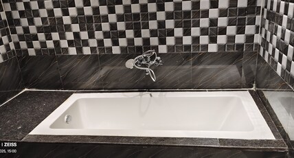 Disha Hotel and Restaurant Room Type - SUIT ROOM WITH BATHTUB