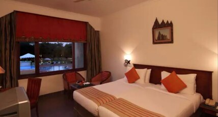 Clarks Khajuraho Room Type - Deluxe Twin Bed Garden View Room