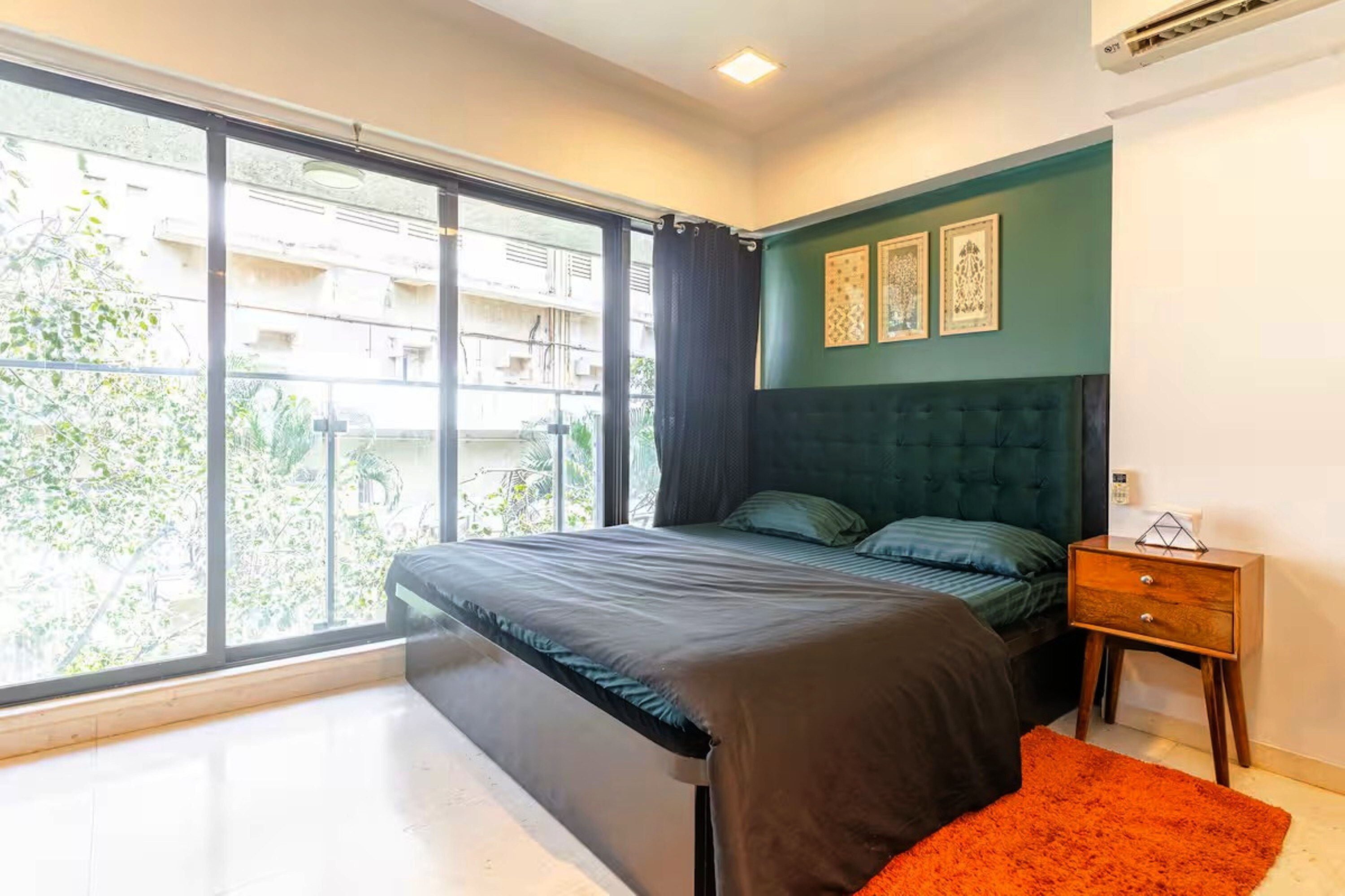 The Emerald Abode II Premium 1Bed Condo Santacruz - Tap to explore photos