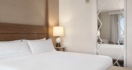 Hilton Cabana Miami Beach Room Type - 1 KING BED