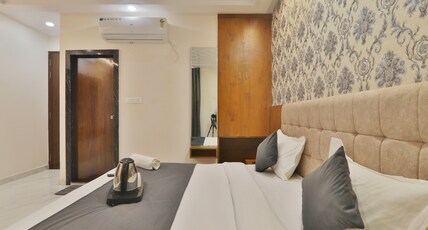 Hotel Royal Suites Room Type - Deluxe Room