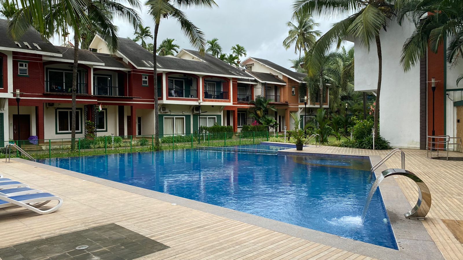 Luxurious 1bhk with WiFi/Pool/Caretaker near Baga - Tap to explore photos