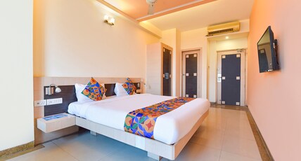 FabHotel Apex Intercontinental = Nr. Pink Square Mall Room Type - Deluxe Room