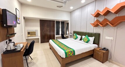 Hotel Edge Inn - Jail Road Near Railway Junction Room Type - Maple King Bed Large Room (AC)