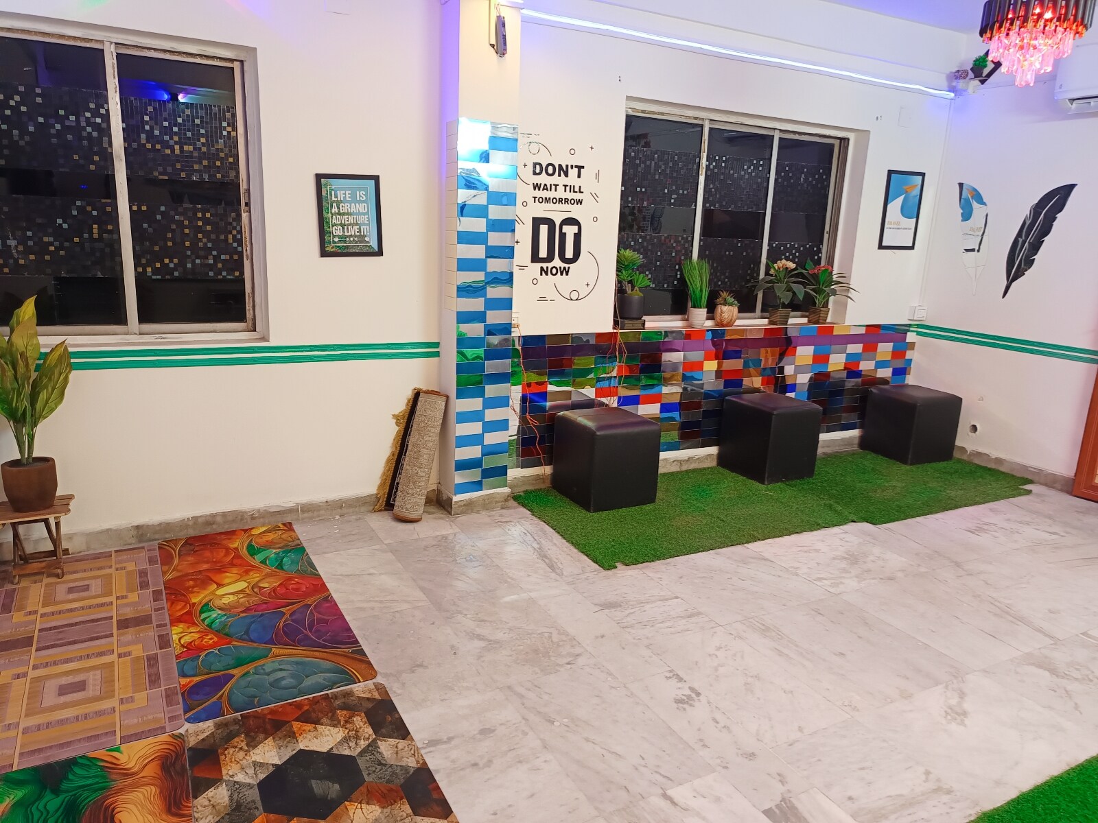 Little While - Homestay & Micro hostel - Metro access - Tap to explore photos