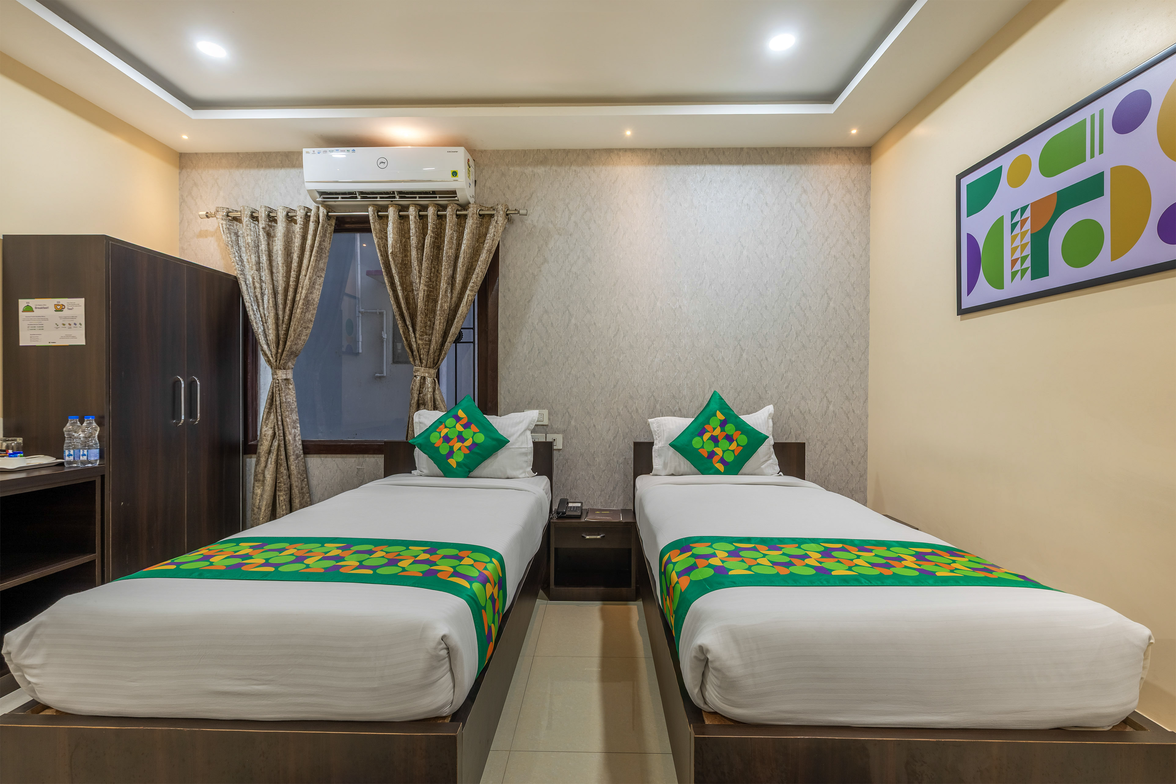 Treebo Hotel Mobi VIP Airport - Tap to explore photos