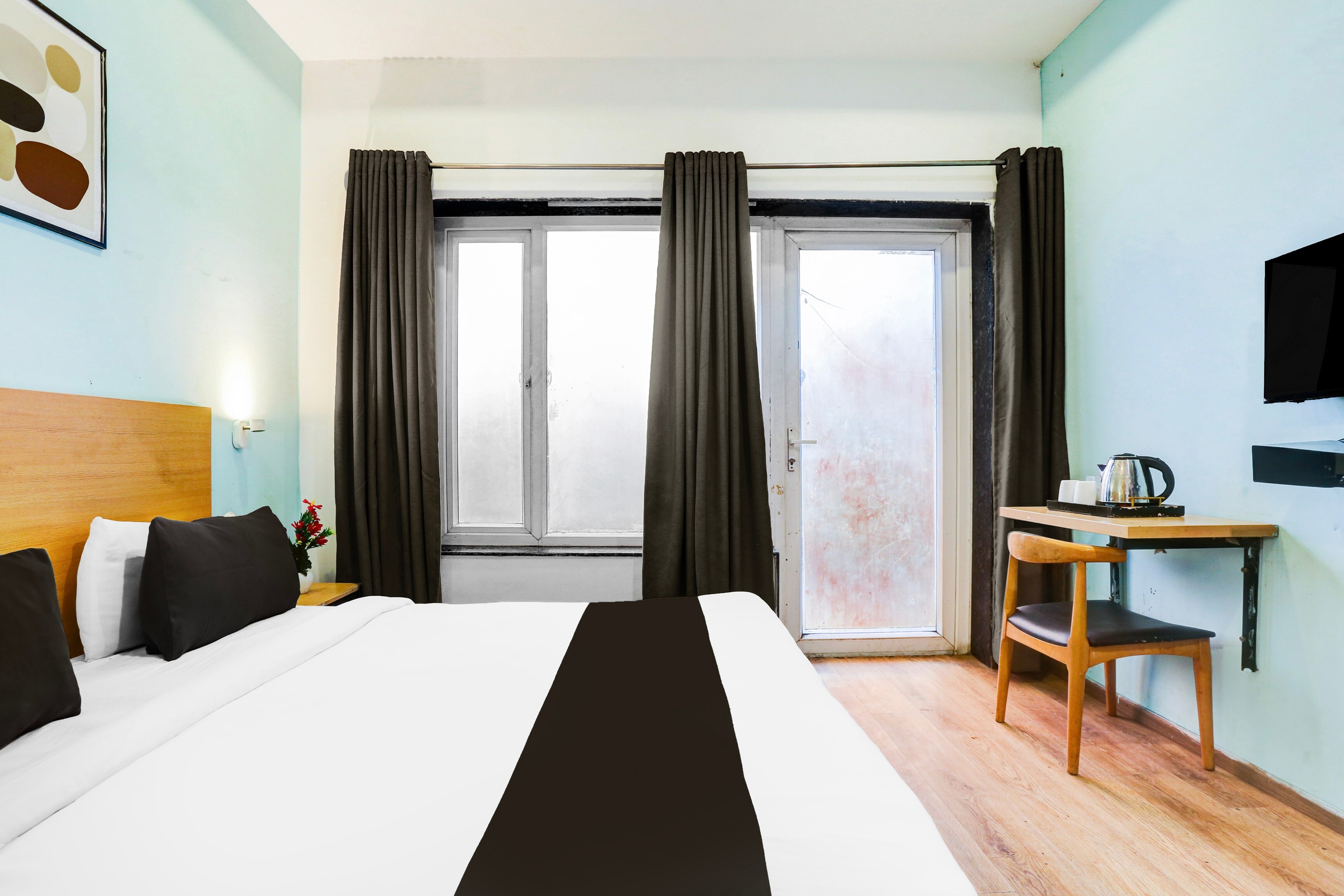 Townhouse Rohini Sector 23 - Tap to explore photos