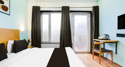 Super Townhouse Rohini Sector 23 Room Type - Classic with Balcony