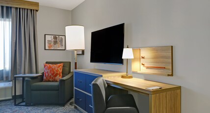 Candlewood Suites Kingston West, an IHG hotel Room Type - 1 King Studio Full Kitchen