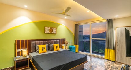 The Hosteller Rishikesh Ganges Room Type - Deluxe Double Room with Balcony