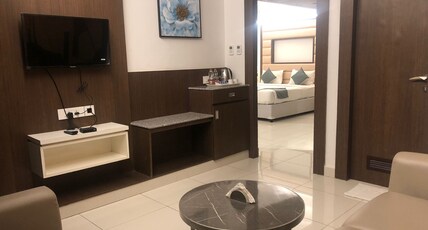 GUPTA S KONARK HOTEL AND RESTAURANT Room Type - Suite Room