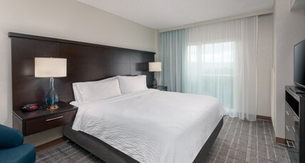 Staybridge Suites Miami Doral Room Type - 1 King Bed One Bedroom Suite Balcony