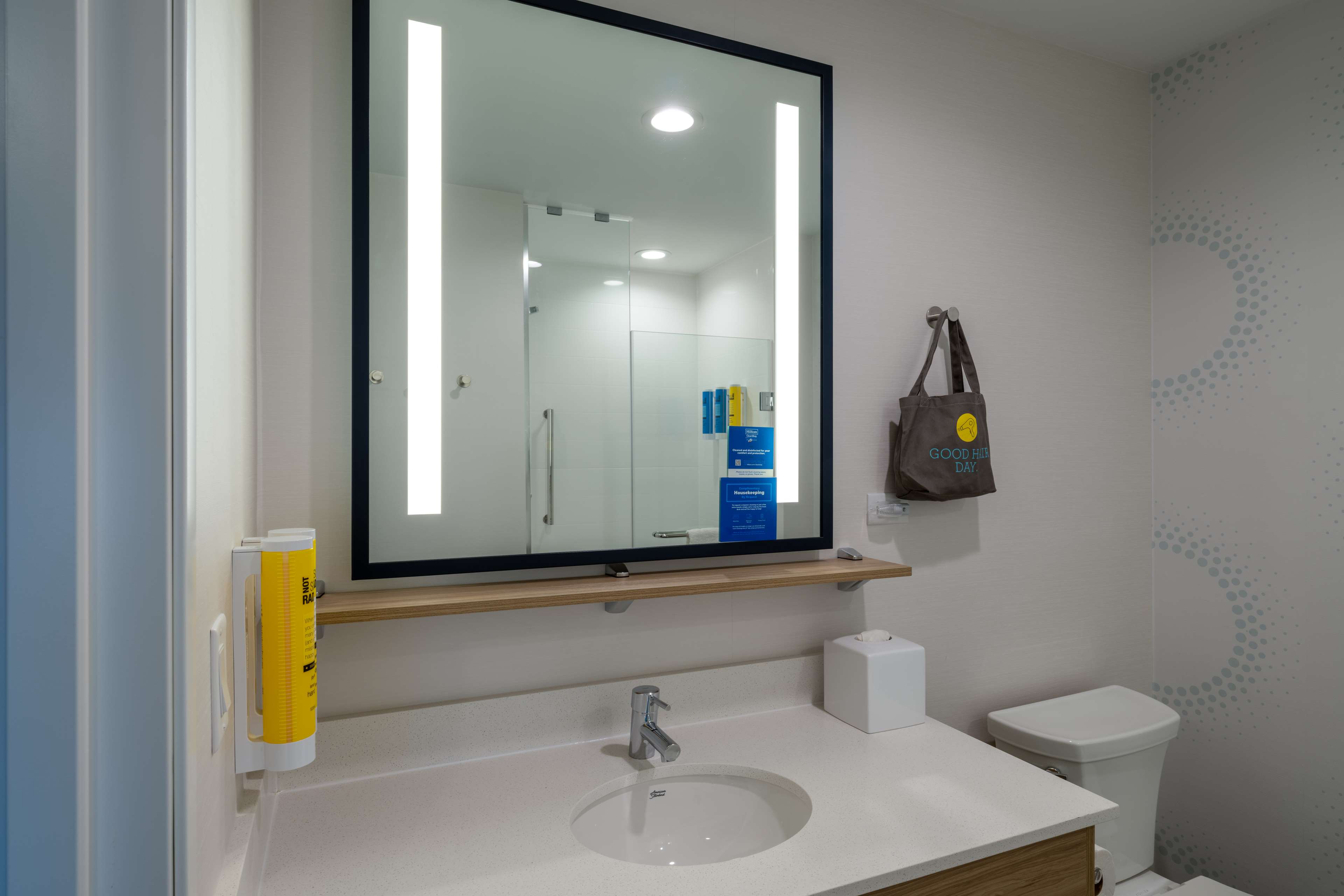 Tru by Hilton Naperville Chicago - Tap to explore photos
