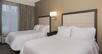 Hampton Inn & Suites by Hilton Minneapolis University Area Room Type - 2 QUEEN BEDS STANDARD