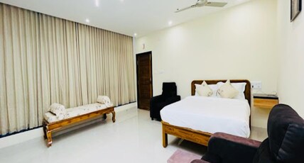 Hotel Gokulam Grand Room Type - Elite Room